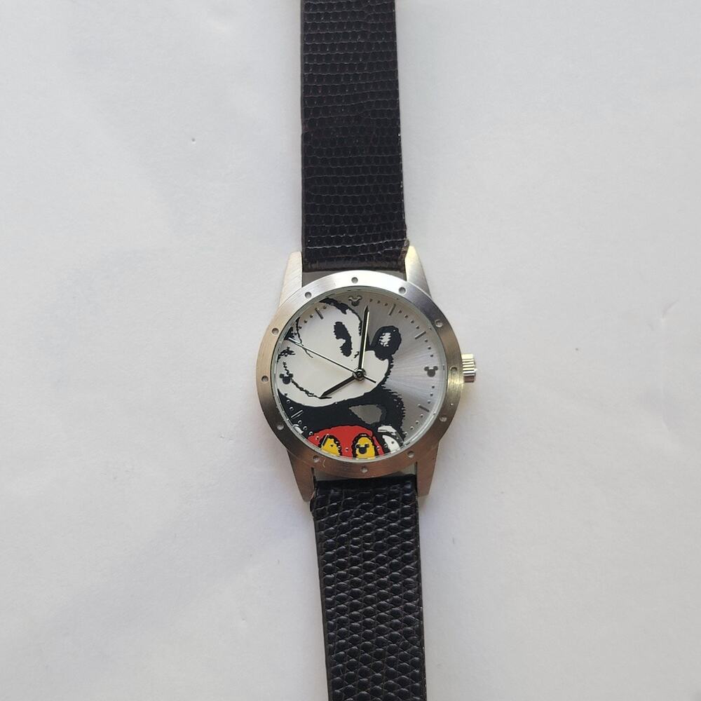 Walt Disney World Limited Release Mens Watch Silver Dial Silver Case Black Strap